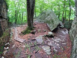 Picture Hiking Sams Point Ice Caves in June 2022
