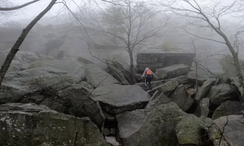 hiking Bonticou Crag and Table Rocks
