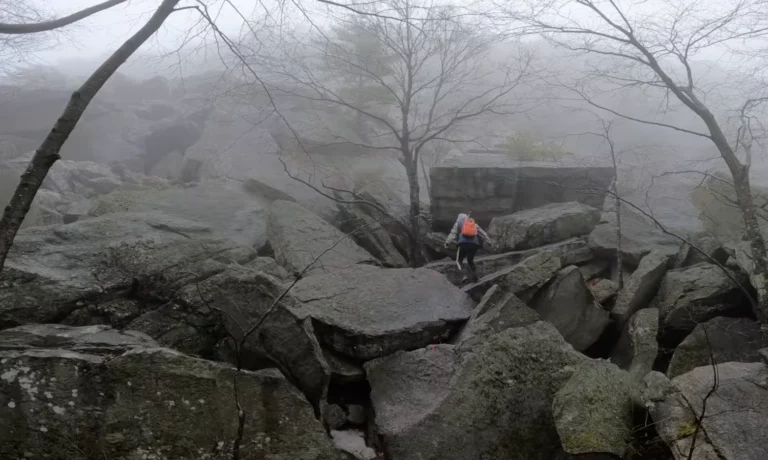 hiking Bonticou Crag and Table Rocks